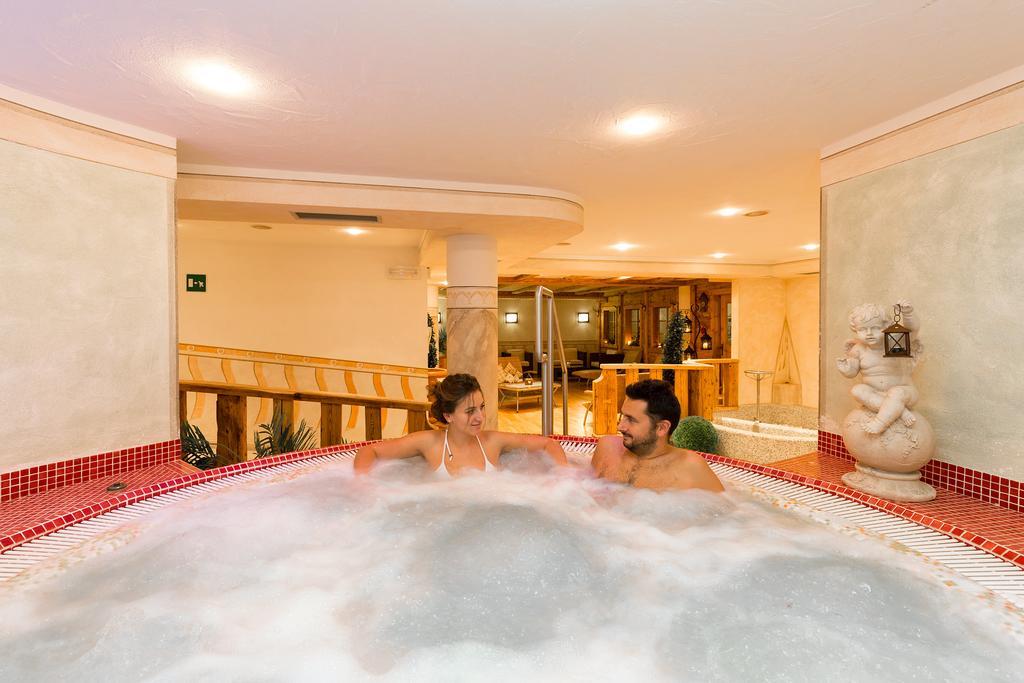 Hotel Bel Sit Corvara In Badia Ngoại thất bức ảnh