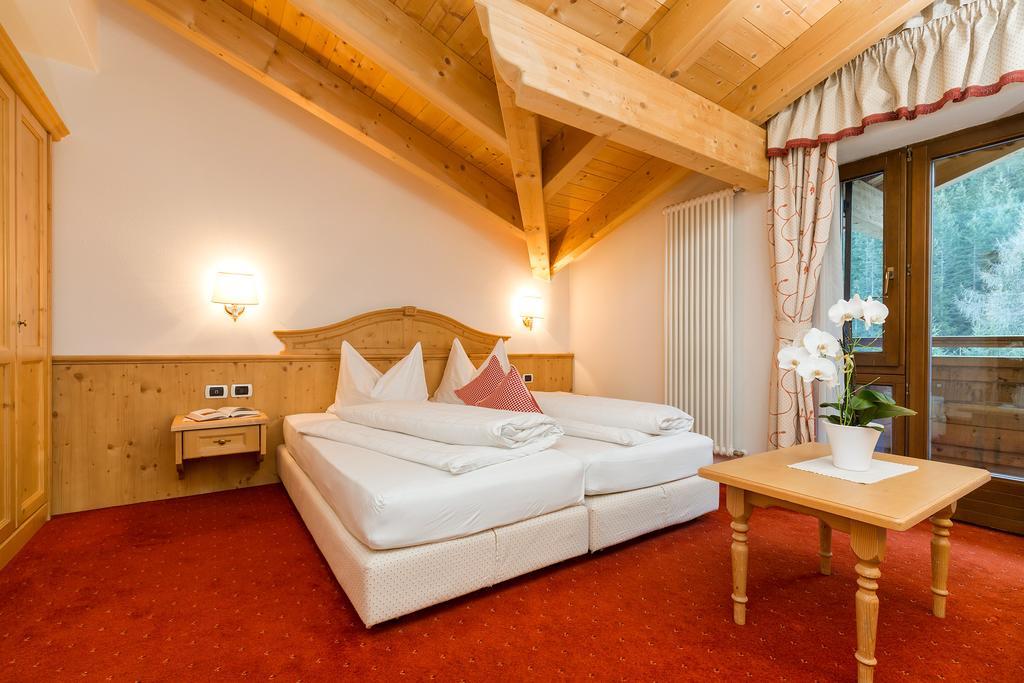 Hotel Bel Sit Corvara In Badia Ngoại thất bức ảnh