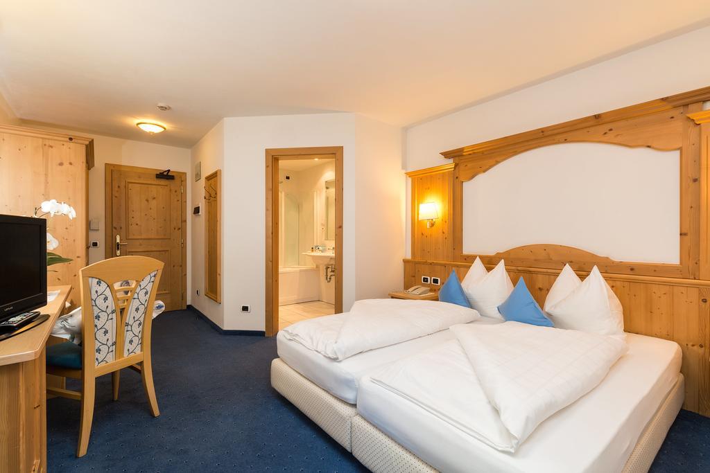 Hotel Bel Sit Corvara In Badia Ngoại thất bức ảnh