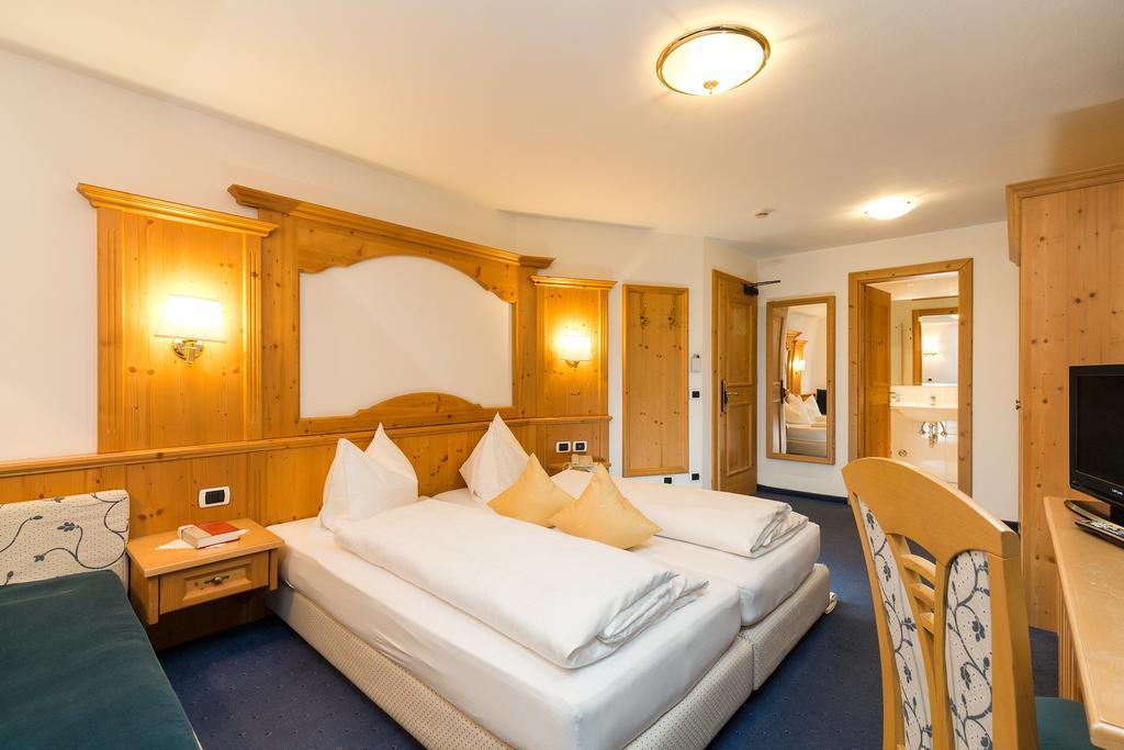 Hotel Bel Sit Corvara In Badia Ngoại thất bức ảnh