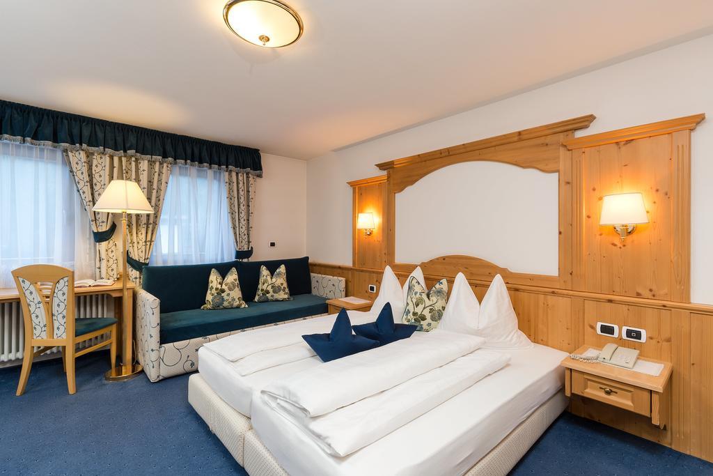 Hotel Bel Sit Corvara In Badia Ngoại thất bức ảnh