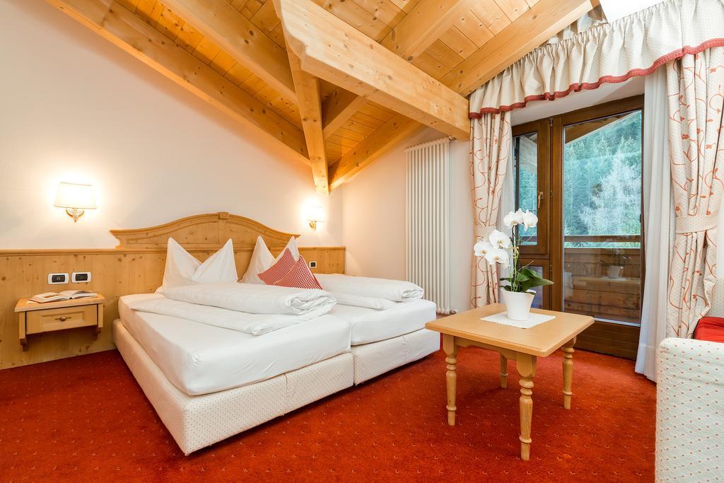 Hotel Bel Sit Corvara In Badia Ngoại thất bức ảnh