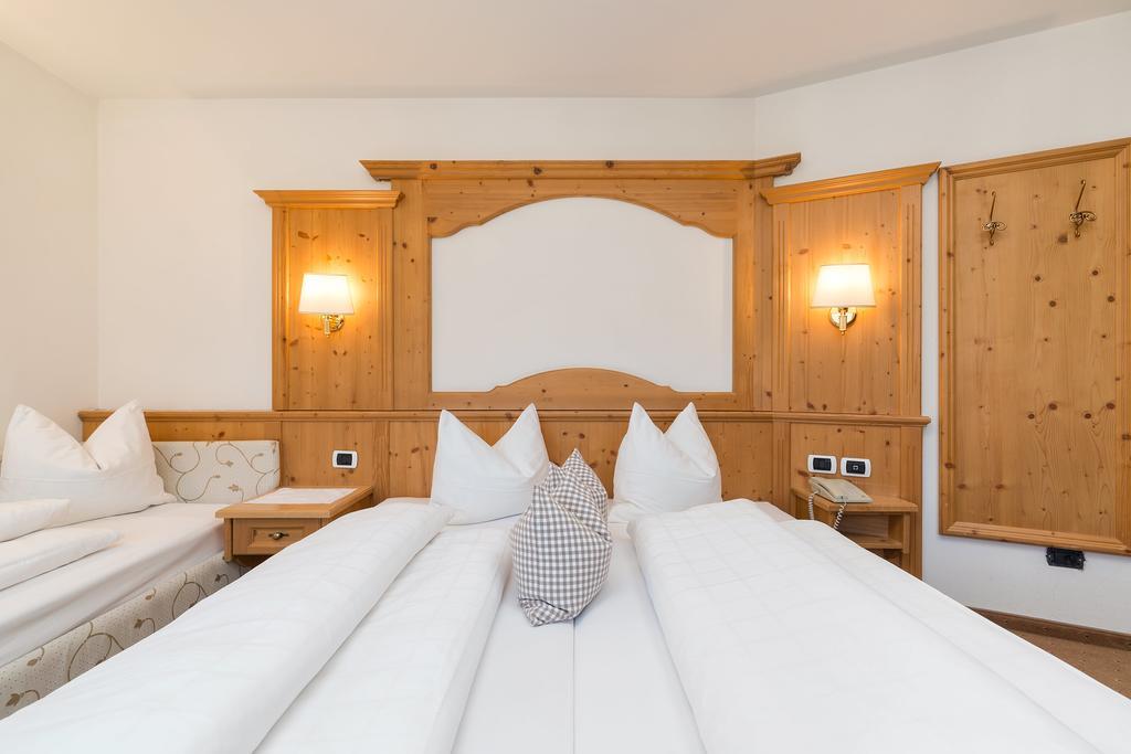 Hotel Bel Sit Corvara In Badia Ngoại thất bức ảnh