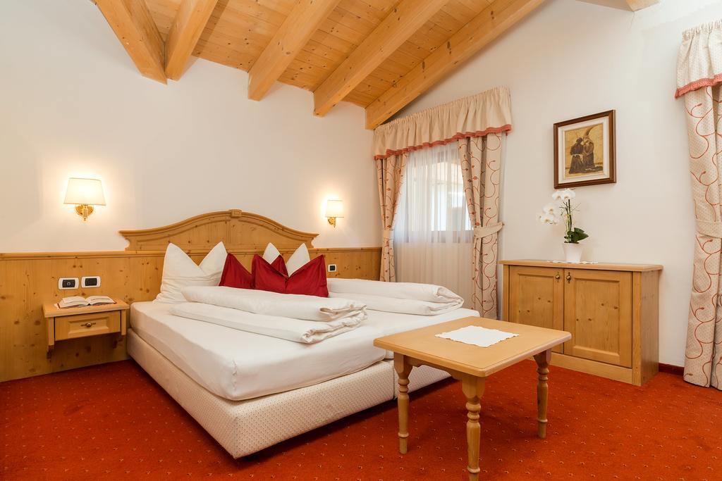 Hotel Bel Sit Corvara In Badia Ngoại thất bức ảnh