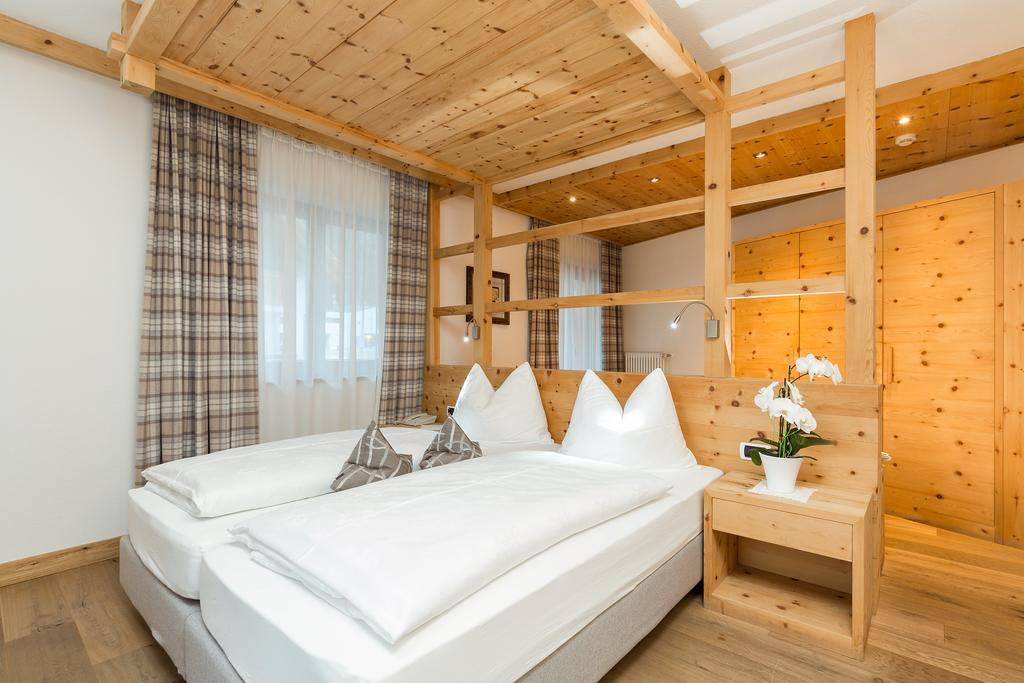 Hotel Bel Sit Corvara In Badia Ngoại thất bức ảnh