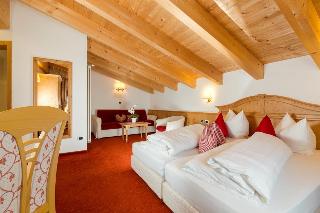 Hotel Bel Sit Corvara In Badia Ngoại thất bức ảnh